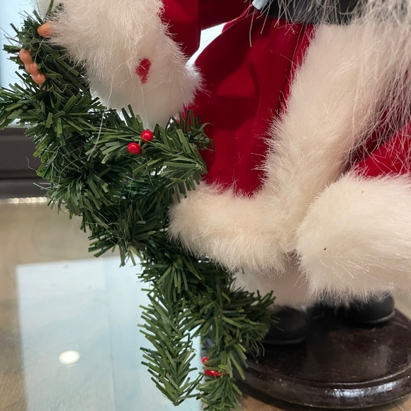 Excellent Condition Santa Statue - Picture 5 of 10